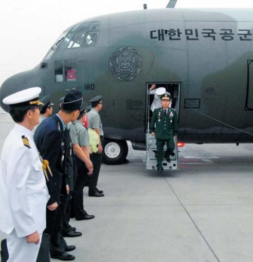 Ông Jung Seung-jo được sử dụng máy bay vận tải C-130... đến thăm Trung Quốc.